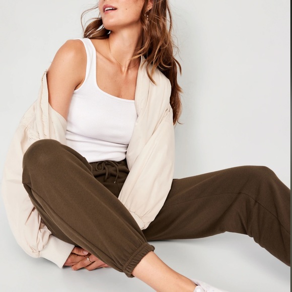 NWT OLD NAVY Extra High-Waisted Jogger Sweatpants Color: Espresso SIZE MED - Picture 4 of 7